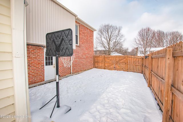 2801 Lexham Rd, Louisville, KY 40220