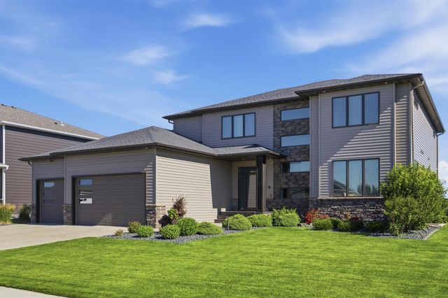 1467 75th Avenue S, Fargo, ND 58104