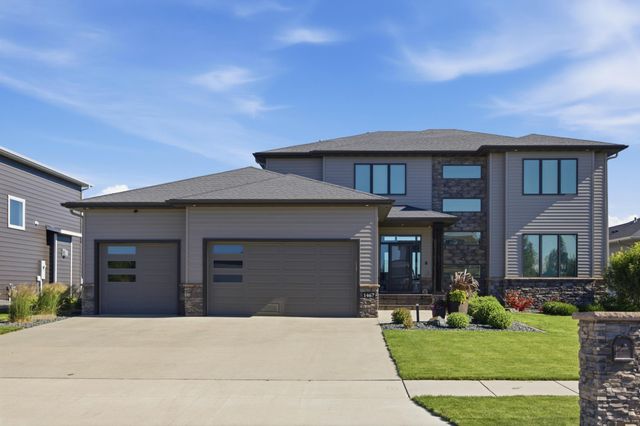 1467 75th Avenue S, Fargo, ND 58104