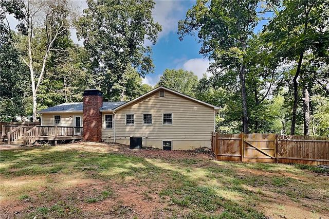 316 Pioneer Circle, Woodstock, GA 30188