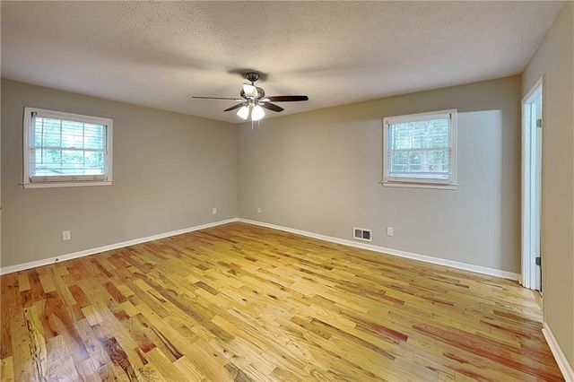 316 Pioneer Circle, Woodstock, GA 30188