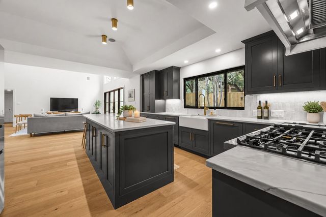 2308 Cypress PT E, Austin, TX 78746