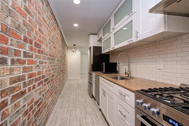 1747 Wroxton Court 2, Houston, TX 77005