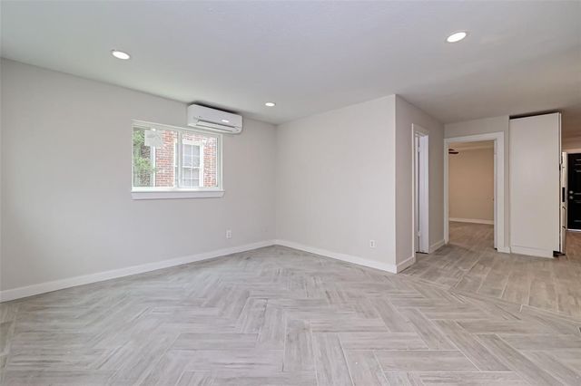 1747 Wroxton Court 2, Houston, TX 77005