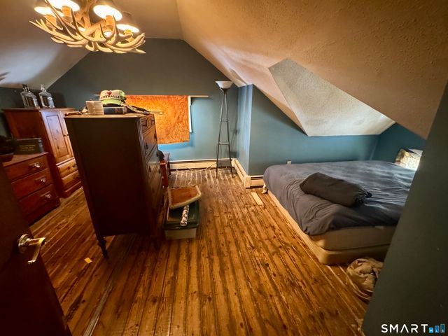 15 Warren Street, New London, CT 06320