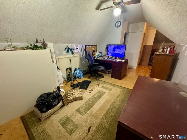 15 Warren Street, New London, CT 06320