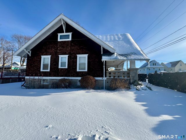 15 Warren Street, New London, CT 06320