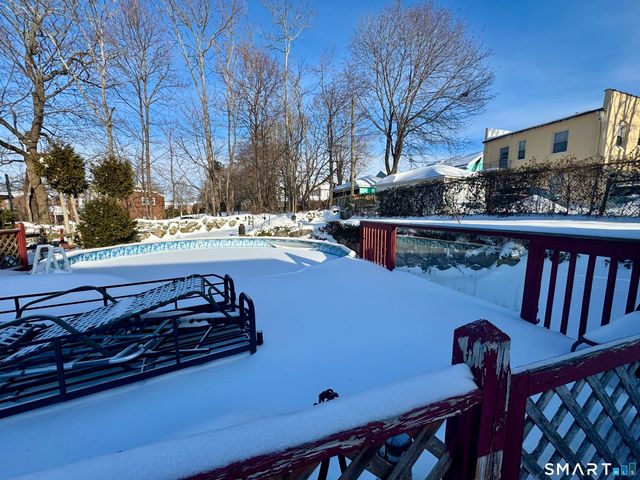 15 Warren Street, New London, CT 06320