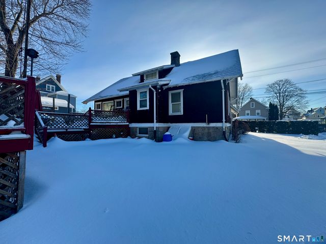 15 Warren Street, New London, CT 06320