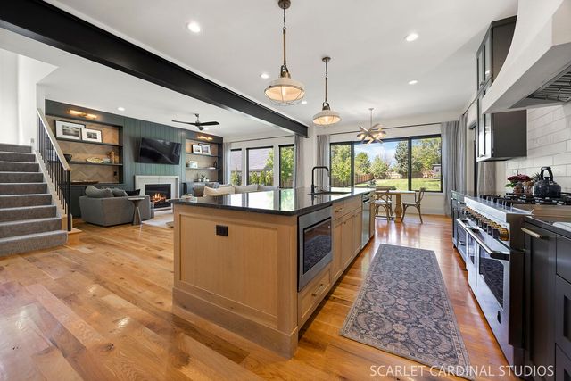 1209 N Eagle Street, Naperville, IL 60563
