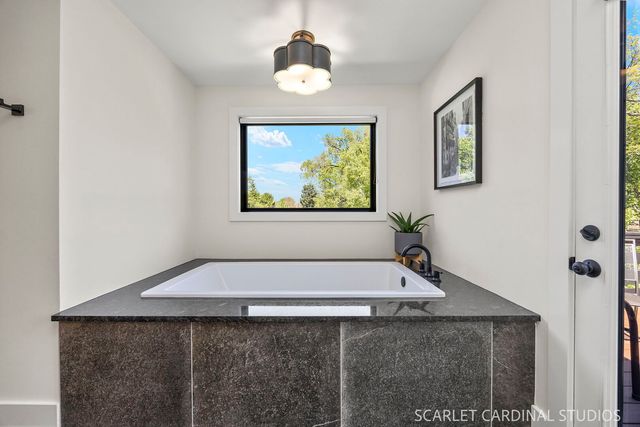 1209 N Eagle Street, Naperville, IL 60563