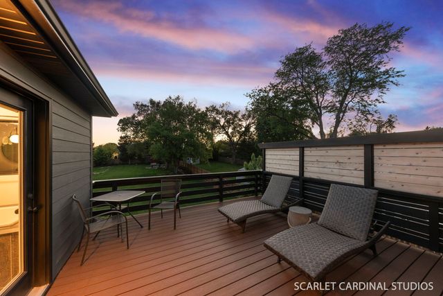 1209 N Eagle Street, Naperville, IL 60563
