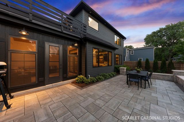 1209 N Eagle Street, Naperville, IL 60563