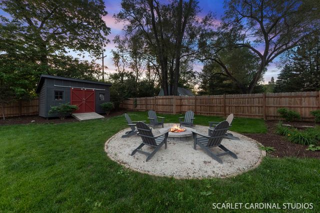 1209 N Eagle Street, Naperville, IL 60563