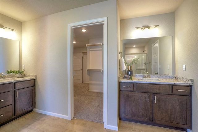 25259 W 92nd Terrace, Lenexa, KS 66227