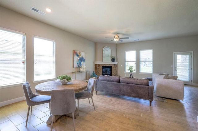 25259 W 92nd Terrace, Lenexa, KS 66227