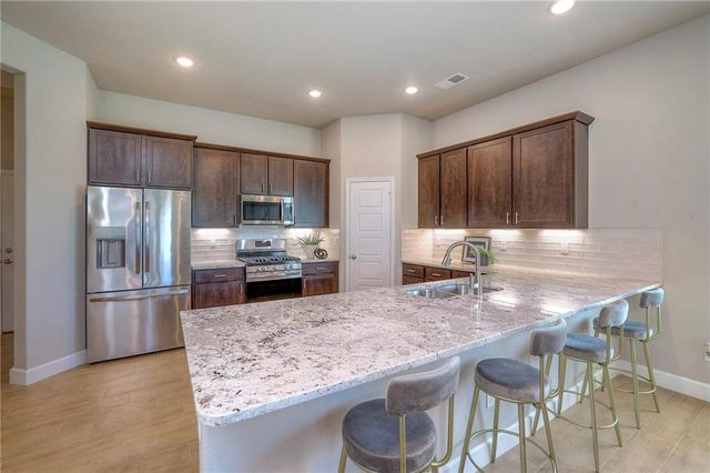 25259 W 92nd Terrace, Lenexa, KS 66227