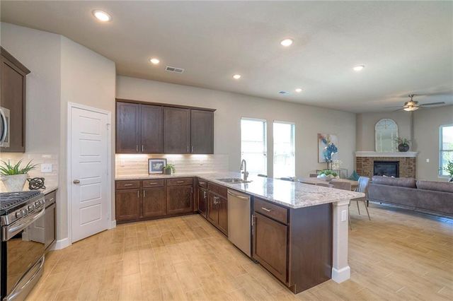25259 W 92nd Terrace, Lenexa, KS 66227