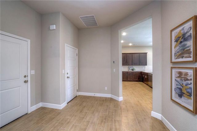 25259 W 92nd Terrace, Lenexa, KS 66227