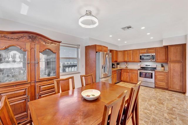 45 SE 14th St, Dania Beach, FL 33004