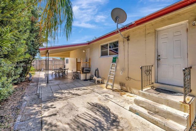 45 SE 14th St, Dania Beach, FL 33004