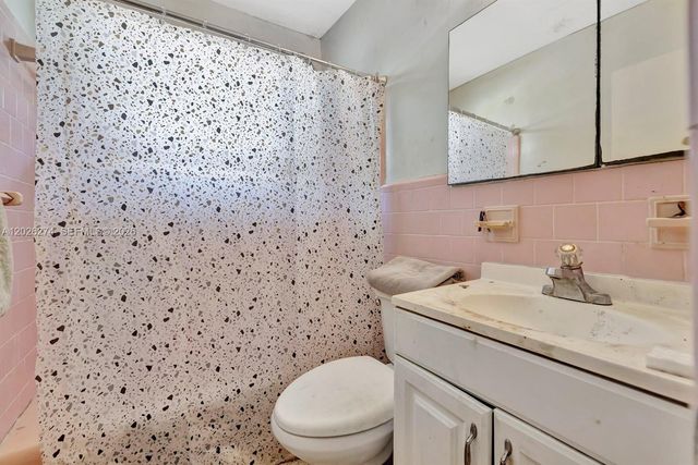 45 SE 14th St, Dania Beach, FL 33004