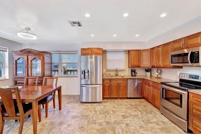 45 SE 14th St, Dania Beach, FL 33004