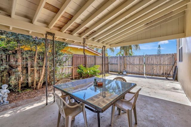 45 SE 14th St, Dania Beach, FL 33004
