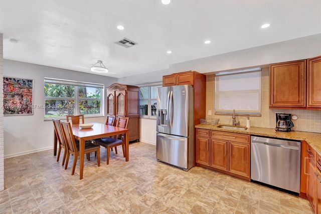 45 SE 14th St, Dania Beach, FL 33004