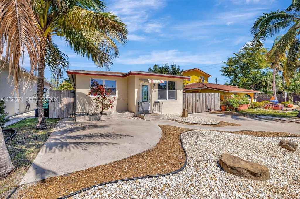 45 SE 14th St, Dania Beach, FL 33004