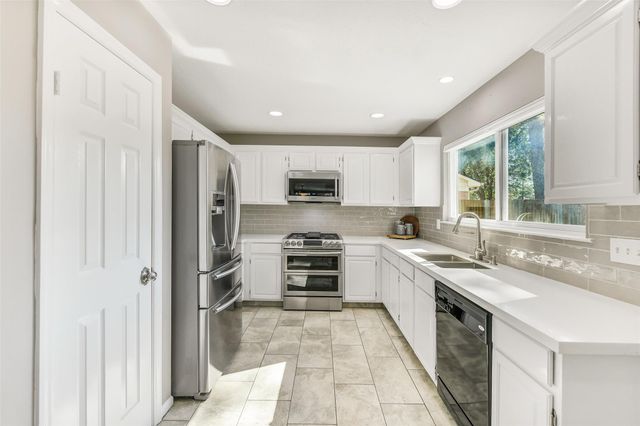 7054 River Garden Drive, Houston, TX 77095