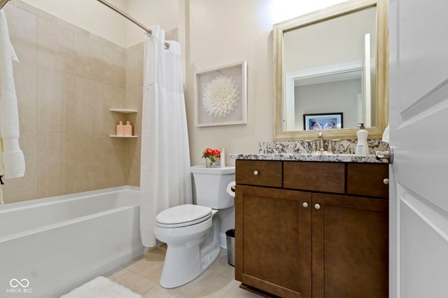 15120 Mooring Circle E, Carmel, IN 46033