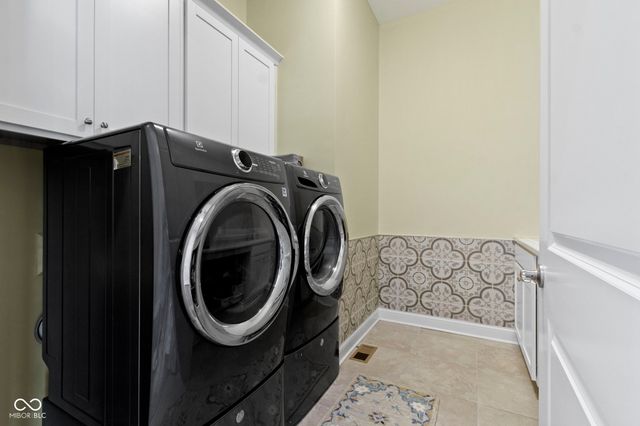 15120 Mooring Circle E, Carmel, IN 46033