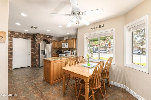 628 W CAMINO Circle, Mesa, AZ 85201