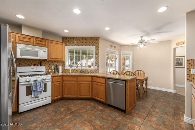 628 W CAMINO Circle, Mesa, AZ 85201