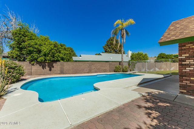 628 W CAMINO Circle, Mesa, AZ 85201