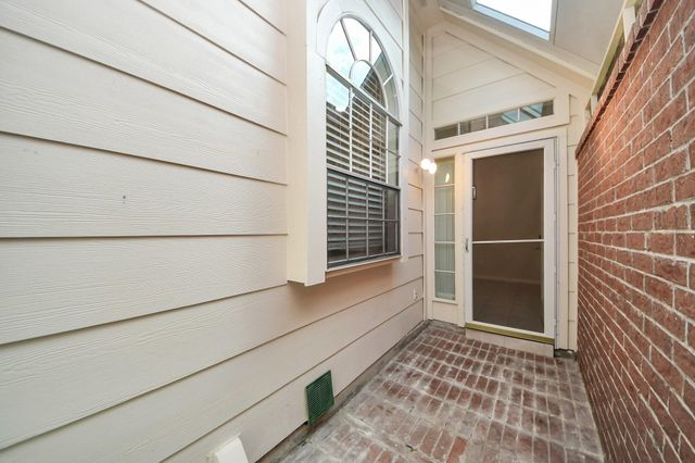 1123 Spinnaker Way, Sugar Land, TX 77498