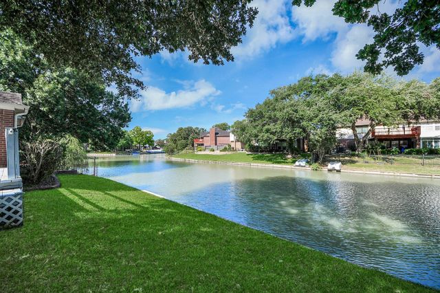 1123 Spinnaker Way, Sugar Land, TX 77498