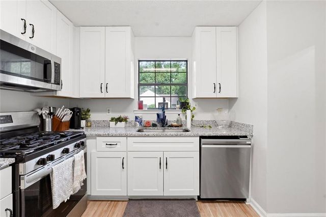 1070 Travelers Trail NW, Kennesaw, GA 30144