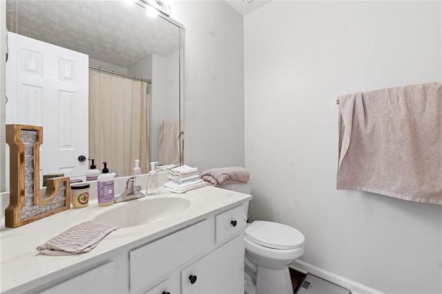 1070 Travelers Trail NW, Kennesaw, GA 30144
