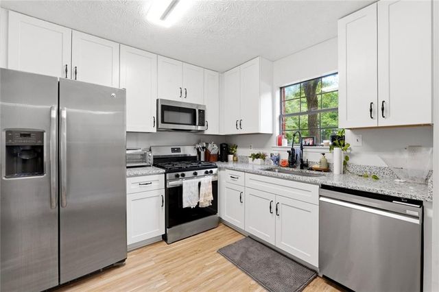 1070 Travelers Trail NW, Kennesaw, GA 30144