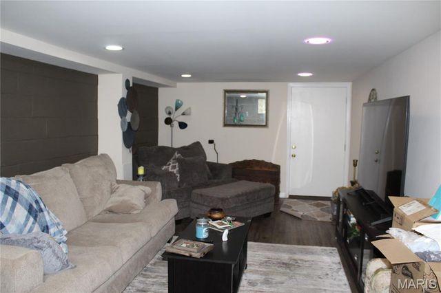 3430 Eastridge Lane, St Ann, MO 63074