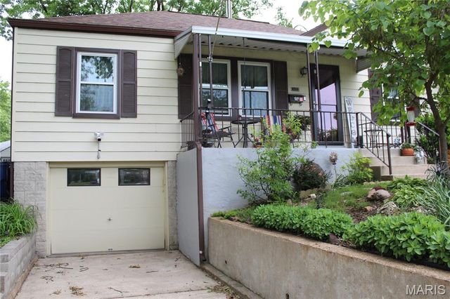 3430 Eastridge Lane, St Ann, MO 63074