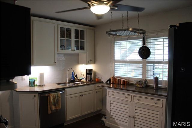 3430 Eastridge Lane, St Ann, MO 63074