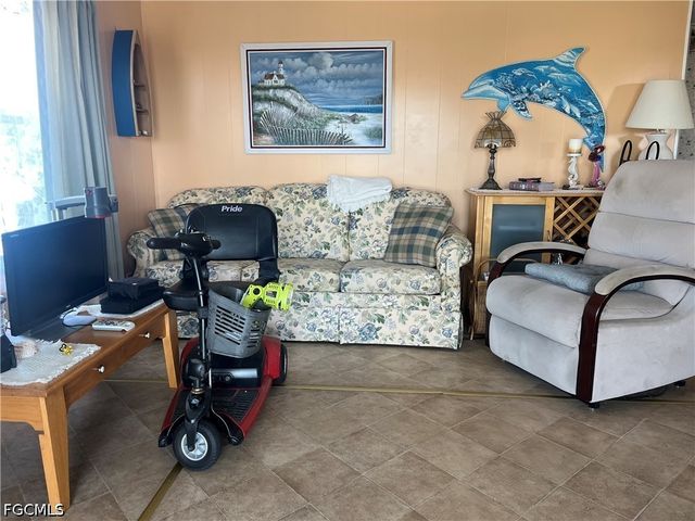 3159 Pluto CIR, North Fort Myers, FL 33903