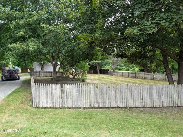 1826 Brookview Road, Schodack, NY 12033