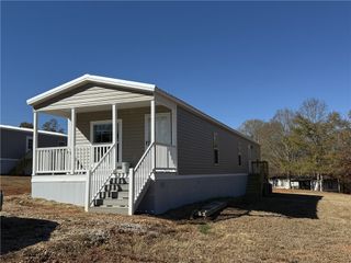 108 Candlestick Lane, Seneca, SC 29678