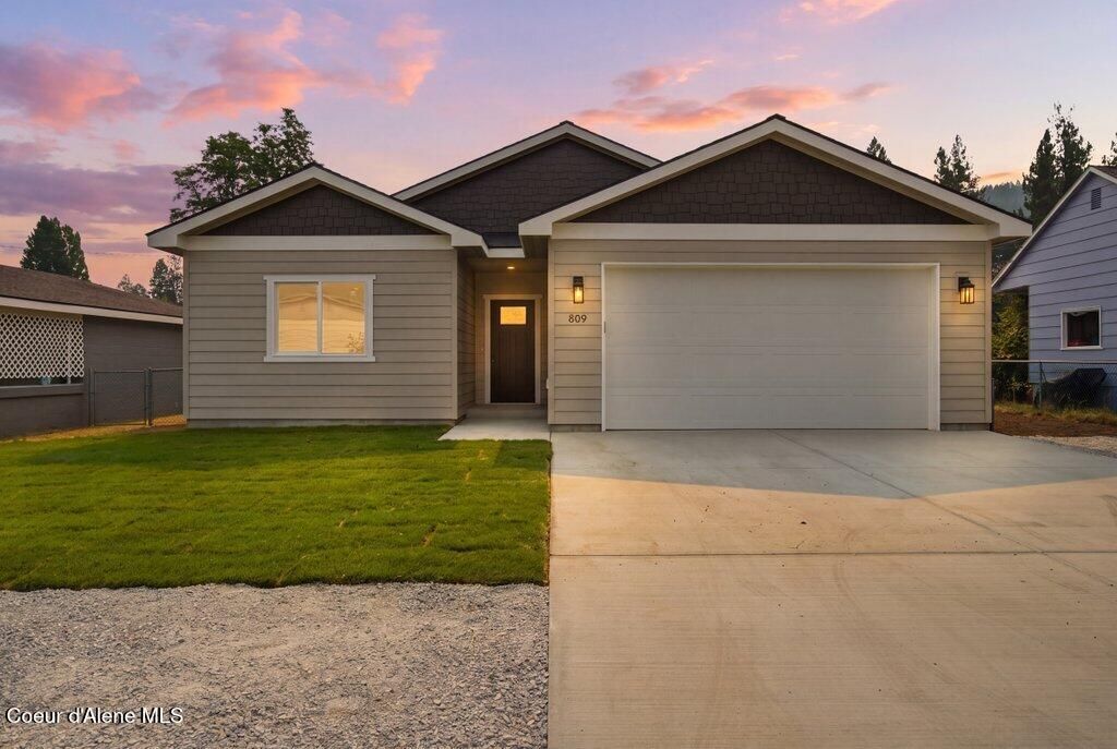 509 S 3rd ST, Pinehurst, ID 83850 photo 1