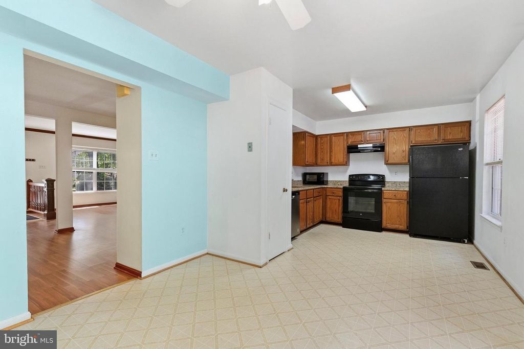 Image 12 of property listing at 4663 HALLOWED STRM, Ellicott City, MD 21042