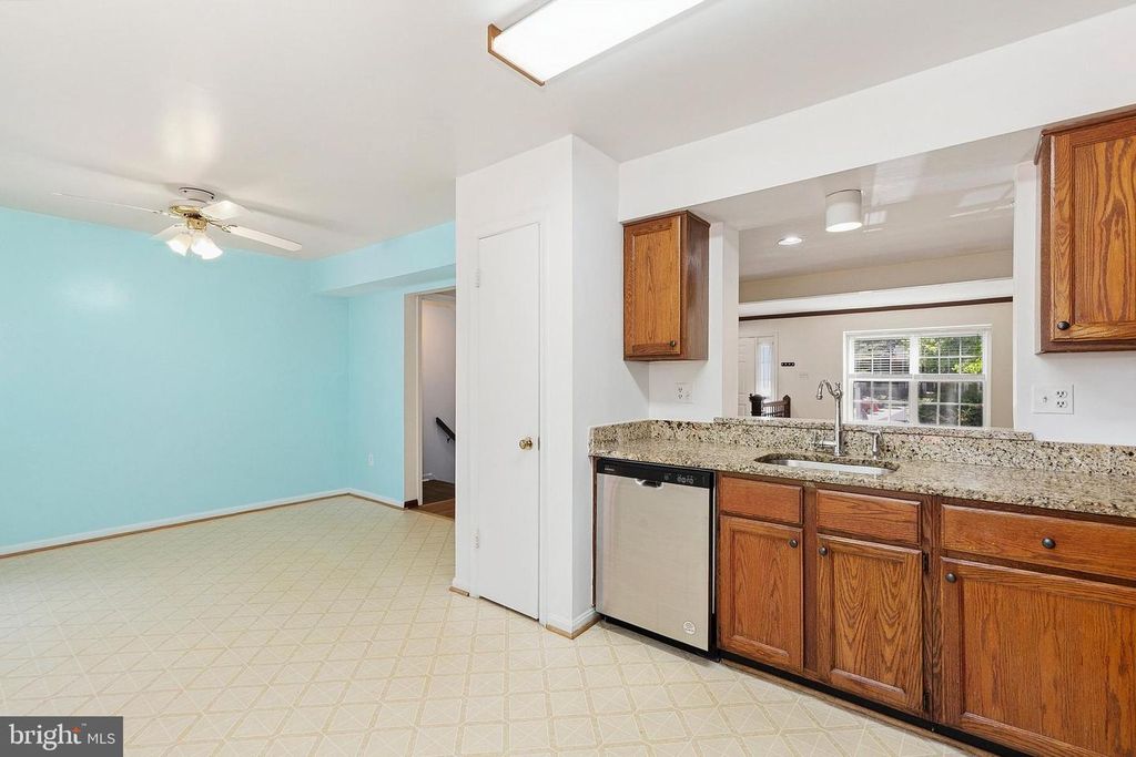 Image 13 of property listing at 4663 HALLOWED STRM, Ellicott City, MD 21042